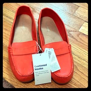 Brand new with tags Orange Old Navy Loaders Size 8